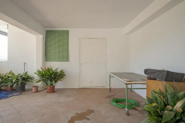 GRAN PARCELA CON VIVIENDA UNIFAMILIAR, 3 APARTAMENTOS, PISCINA Y VISTAS PANORÁMICAS EN PADUL (GRANADA) — 1.430 m2 DE TERRENO — 34