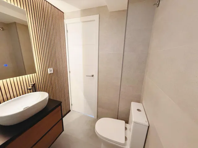 Piso en venta en Avenida de la Telefónica — 22