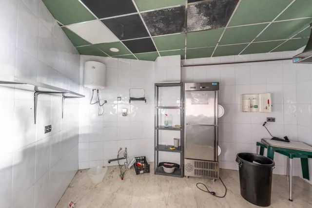 Se Vende Local Comercial Bar-Cafetería Calle Almería 9 — 16