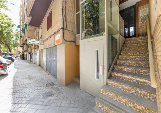Piso amplio y luminoso cerca de Estación de Autobuses — 24