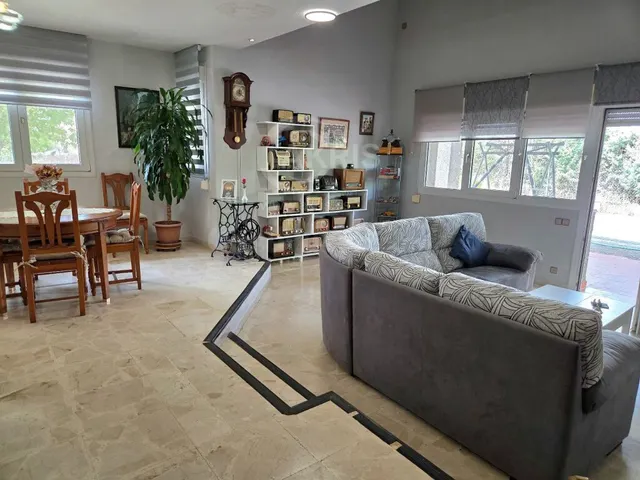 Chalet Independiente en Olias Del Rey — 6