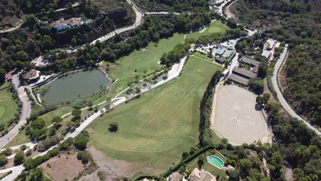 Parcela exclusiva en urbanización cerrada Benahavís - foto 5