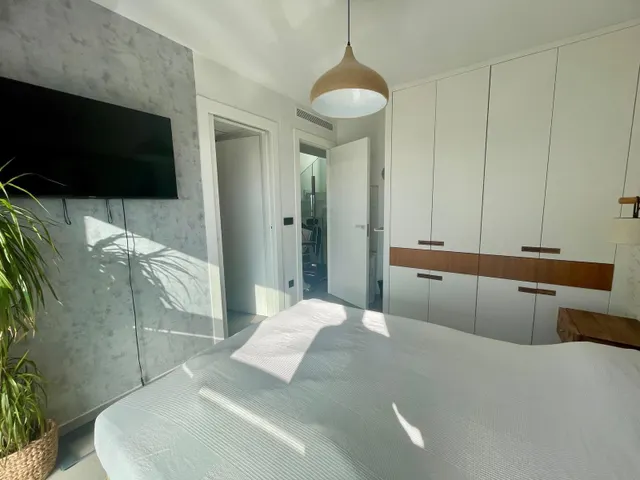 Chalet adosado de lujo con garaje privado y vistas al mar en Guardamar Hills — 12