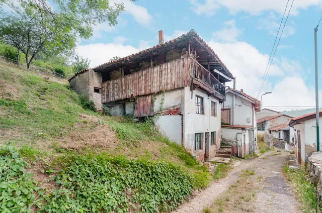 Casa con terreno en Villarin, Trubia - foto 2