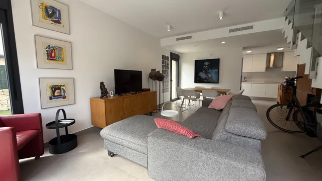 CHALET SEMINUEVO CON VISTAS AL MAR, PISCINA PRIVADA Y COCINA DE VERANO – LA TORRE DE LA HORADADA — 15