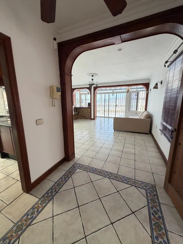 Villa con carácter, piscina privada y vistas al mar en Costa Adeje — 13
