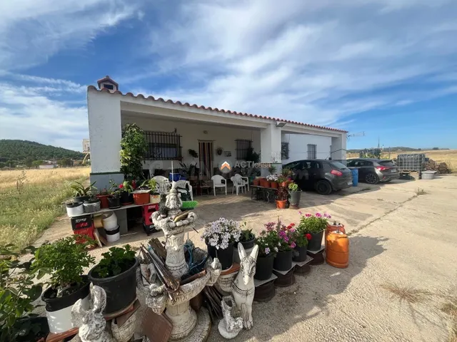 VENTA DE CASA CON TERRENO - foto 2