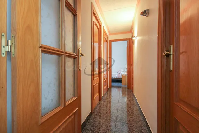 AMPLIO PISO DE 4 habitaciones CON GRAN BALCÓN — 25