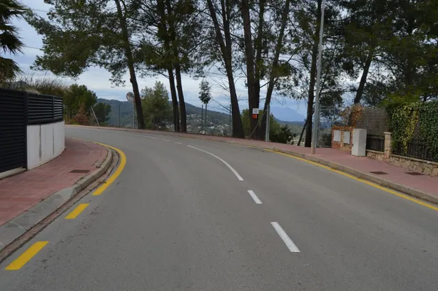 PARCELA EN VENTA EN EL MEJOR SITIO DE CORBERA DE LLOBREGAT (BARCELONA) — 4