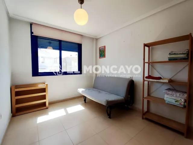 Fantástico apartamento con vistas al mar en Torrevieja, Alicante — 22