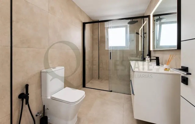 Chalet independiente con jardín y amplias terrazas en Lanuza, El Campello. — 15