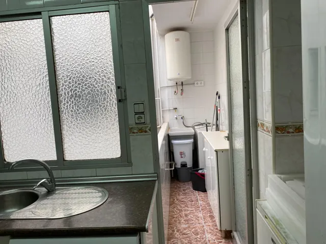 SE ALQUILA UN PISO  CERCA DE LA UNIVERSIDAD DE LA MERCED — 11