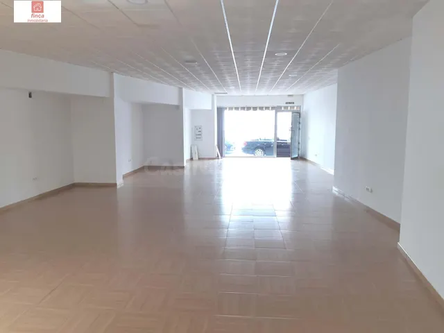 VENTA EN MONTIJO LOCAL COMERCIAL, ZONA CENTRO DE MUCHO DE PA - foto 3