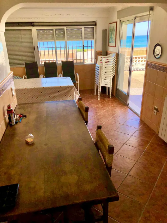 Villa en Guardamar. Primera línea con acceso directo a la playa — 18