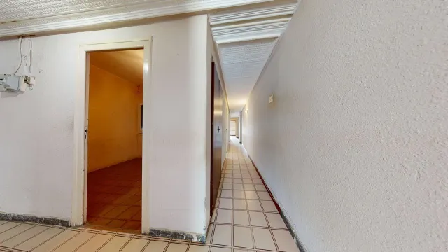 Piso de 89 m2 útiles con AMPLIA TERRAZA DE 40m2!!! Distribuido en cinco dormitorios, salón, cocina con despensa y terraza interior a patio de luces y un baño. — 15