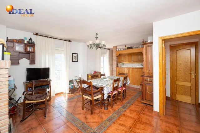 FINCA URBANA ÚNICA CON DOS VIVIENDAS EN GÜÉJAR SIERRA - foto 4