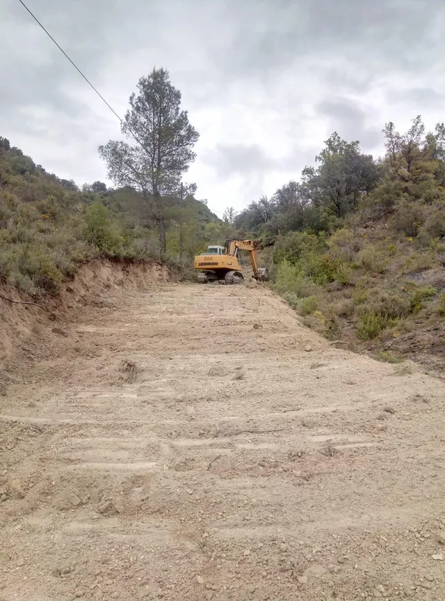IMPRESIONANTE FINCA! Fantástica Finca en Ager de 110.000 m2 - foto 3