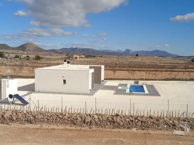 VILLAS DE OBRA NUEVA EN PINOSO — 19