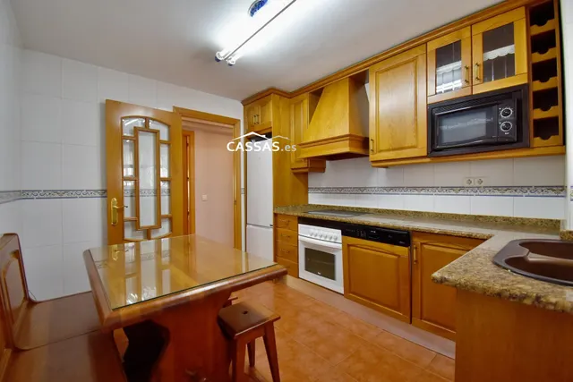 ZONA CENTRO-  Piso de 3 dormitorios y terraza. Ascensor. — 21
