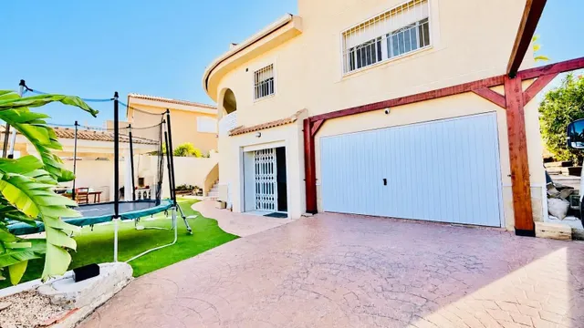 Villa 4 habitaciones 219m² en venta - Doña Pepa — 25