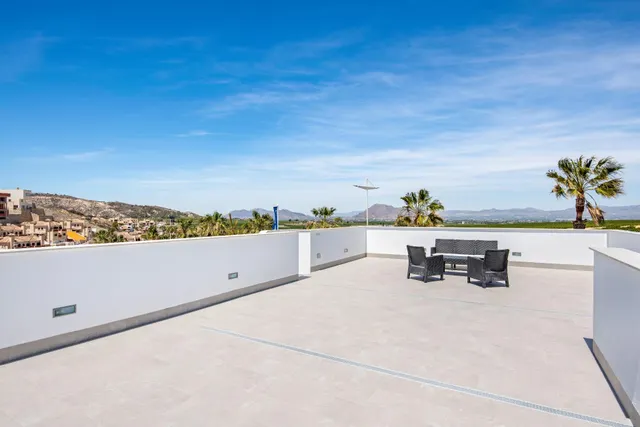 VILLA INDEPENDIENTE EN VENTA EN ALGORFA — 38