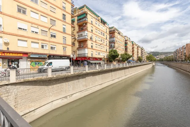 PISO AMPLIO DE TRES DORMITORIOS EN RIBERA DEL GENIL-CAMINO D