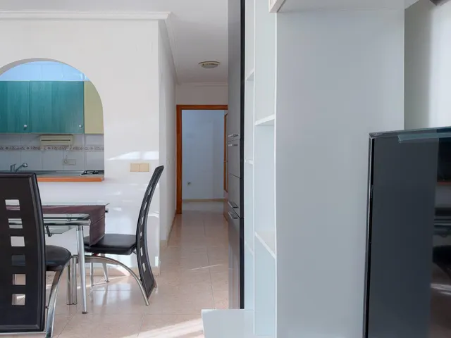 Fantastico atico con amplia terraza y piscina comunitaria, esta semi reformado — 6