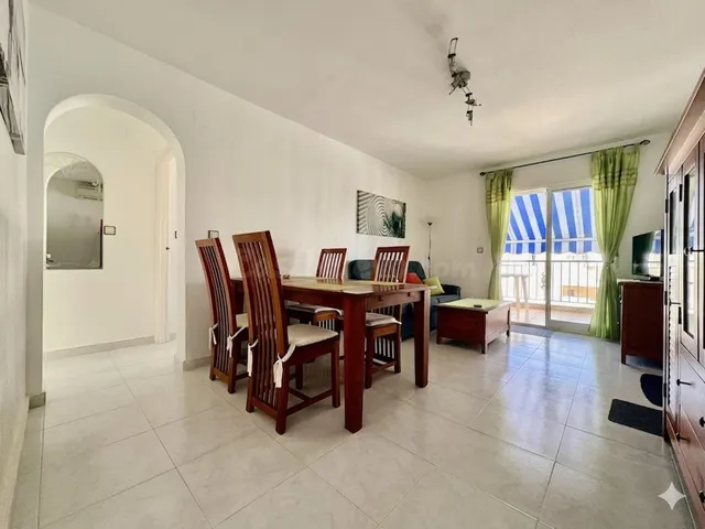 Apartamento de 3 dormitorios con solárium privado, vistas al - foto 4