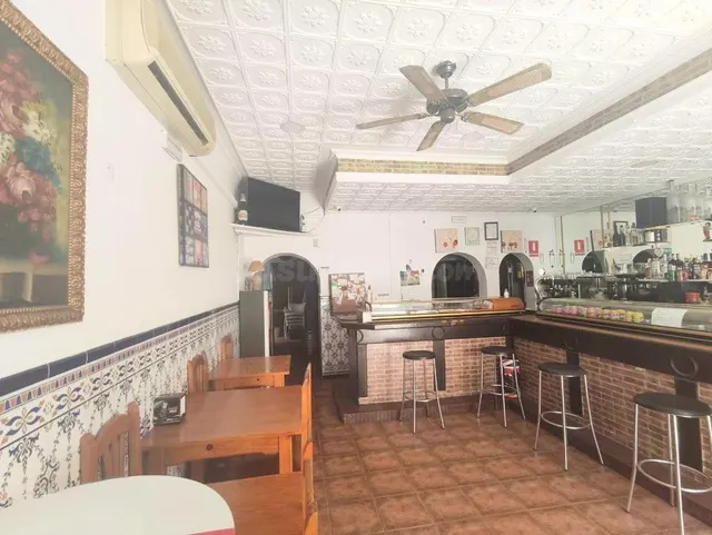 Excelente oportunidad de inversión – Bar/Restaurante en plen - foto 4