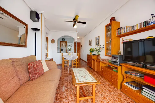 Apartamento 2 dormitorios con orientación sur y piscina comunitaria. — 5