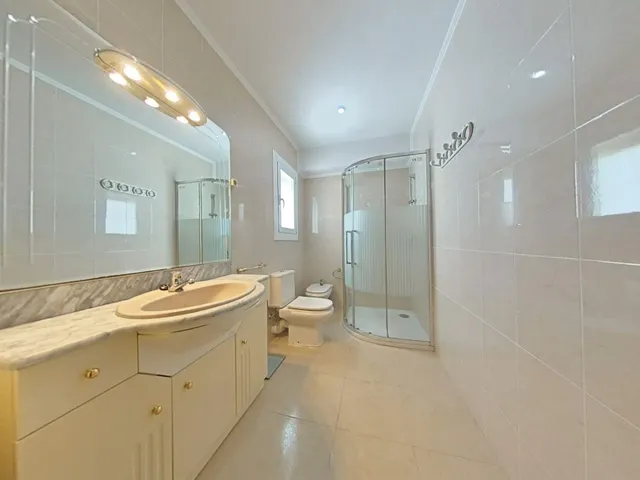 GRANDE PISO CALLE VALENCIA — 34