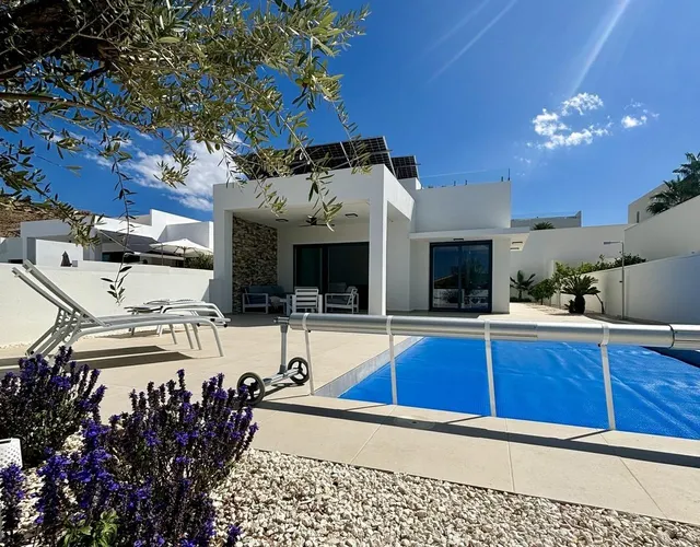 Villas de nueva construcción en Benijófar — 2