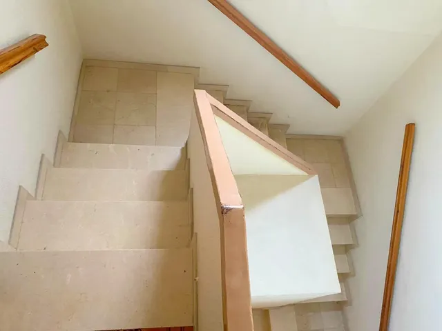AMPLIA VIVIENDA CON PATIO Y GARAJE — 12