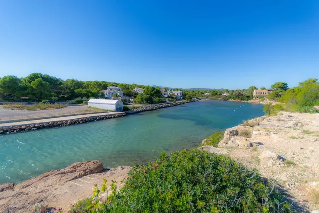 Magnifica villa de 347m2, situada a 1ª línea de mar — 40
