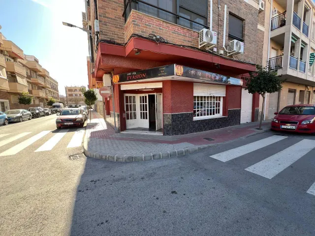 Local / comercial en Dolores — 3