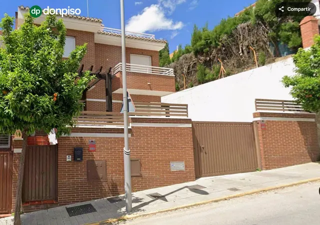 Unifamiliar pareada en rebites, con patio, solárium y garaje — 47
