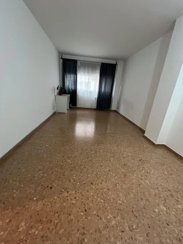 Planta baja de 3 habitaciones en el Eixample, junto a la Rambla de Sabadell — 7