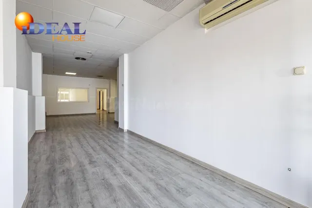 LOCAL COMERCIAL EN VENTA EN LA MEJOR ZONA DE PASO DE MARACEN - foto 3