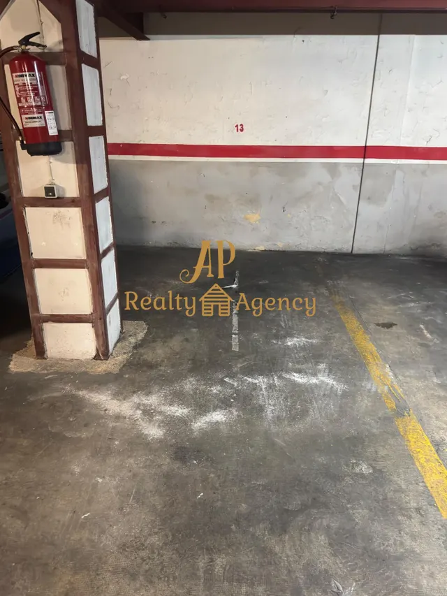 Plaza de GARAJE en Calle Democracia 15, Nou Moles, junto Avda. Pérez Galdós — 6