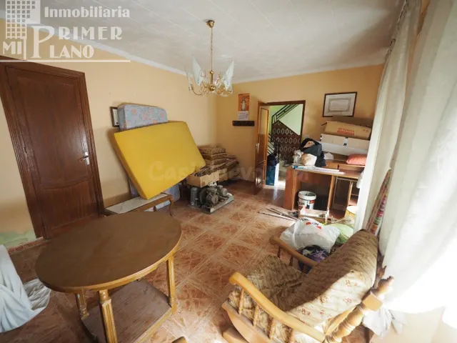 *Casa en calle Socuellamos por solo 110.000 Euros* - foto 2
