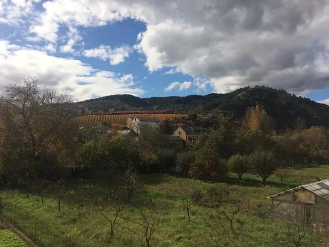 SE VENDE SOLAR CON EDIFICIO — 10