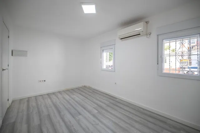 Piso amplio y luminoso en una de las zonas más demandadas de Granada (Plaza de Toros) — 10