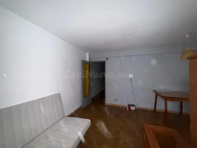 Piso con piscina a 700 m de la playa y a un paso del centro de Roda de Berà — 4