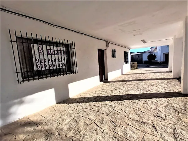 CASA  EN NUEVO NAHARROS CON DOS SALONES EN EL CENTRO — 3