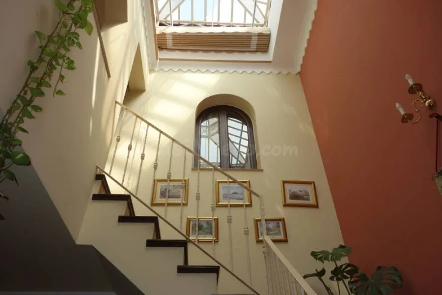 Casa nueva, 4 dormitorios, garaje , "próximo a centro"