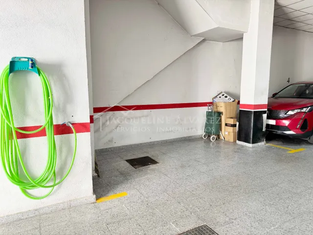 Plaza de garaje para coche pequeño o moto - 8metros, puerta  - foto 4