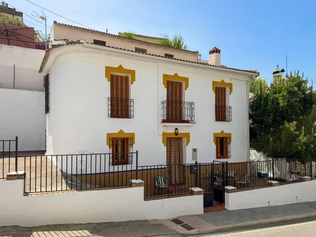 Casa independiente en la entrada de Pinos Genil. (A 10 minutos de Granada) — 34