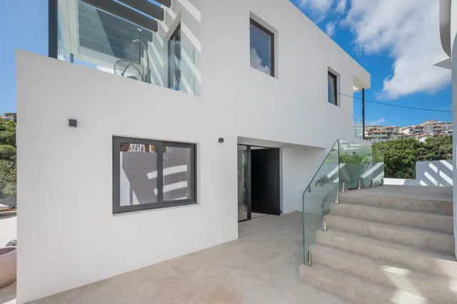 Espectacular villa de nueva construcción con vistas panorámicas al mar en Benalmádena — 7