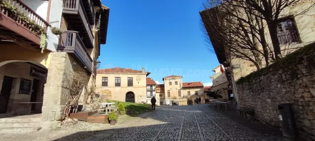 ÁTICO-DÚPLEX EN EL CORAZÓN HISTÓRICO DE SANTILLANA DEL MAR.- - foto 2