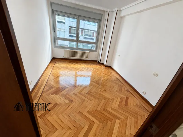 Piso 4 habitaciones 135m² en venta - Corte Inglés — 36